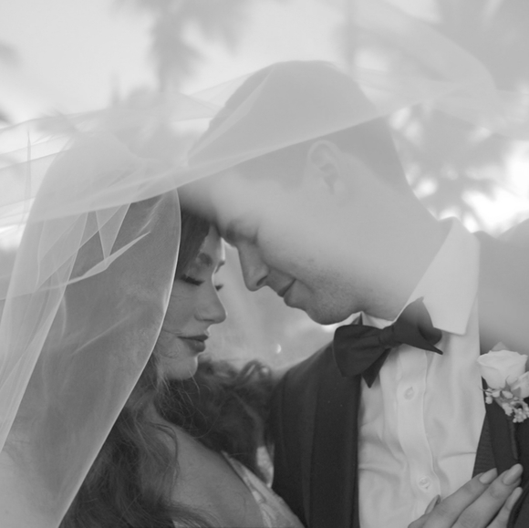 Meet your Posher XOXO - Picture 2 of 2